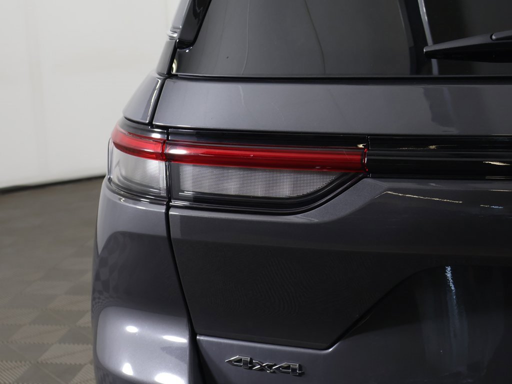 Used 2022 Jeep Grand Cherokee Overland w/ Luxury Tech Group IV image 20