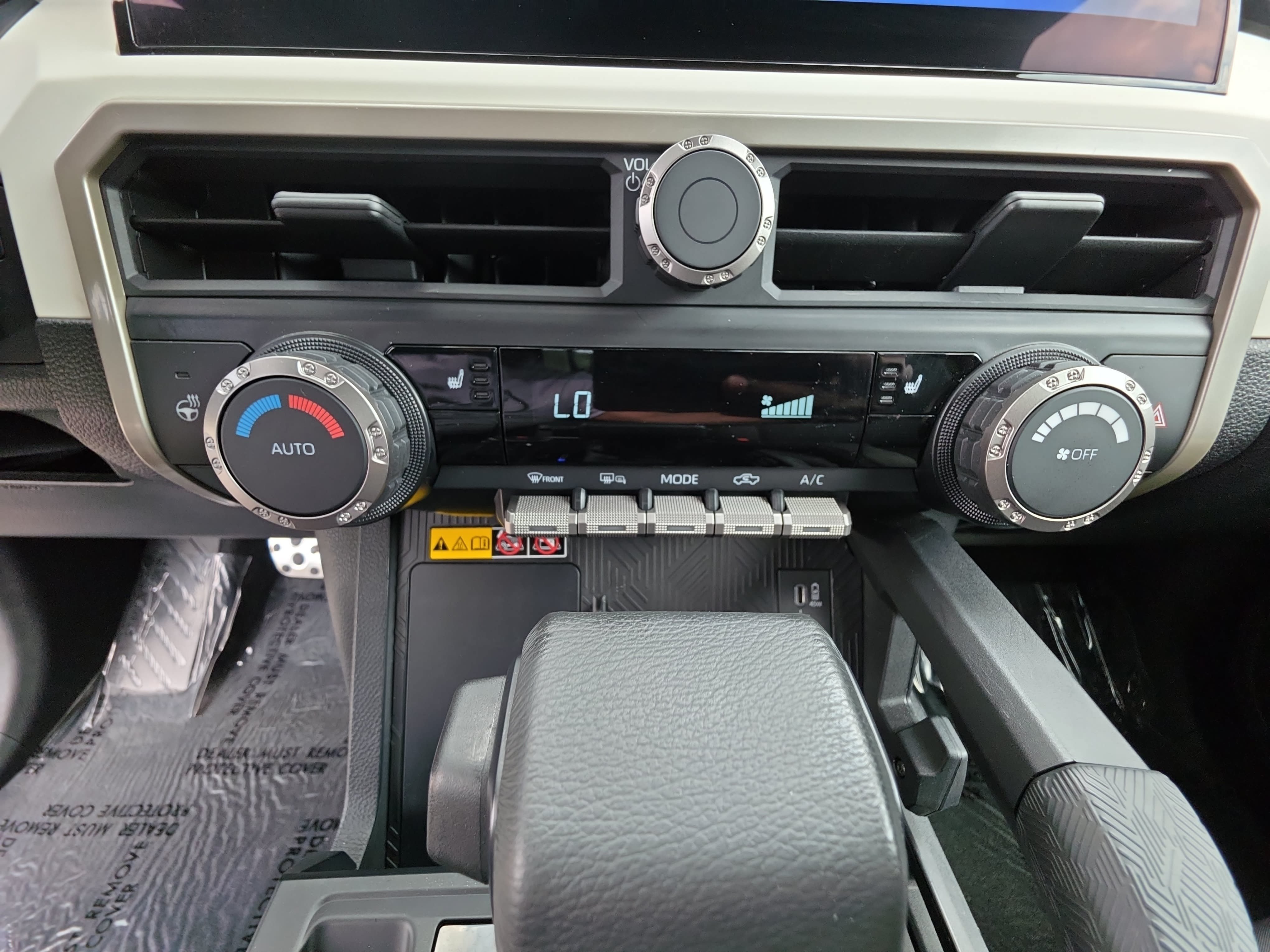 Used 2024 Toyota Tacoma TRD Sport w/ TRD Sport Upgrade Package AWD/4WD image 20