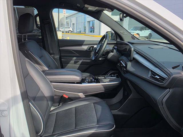 Used 2025 Buick Enclave Preferred AWD/4WD image 11