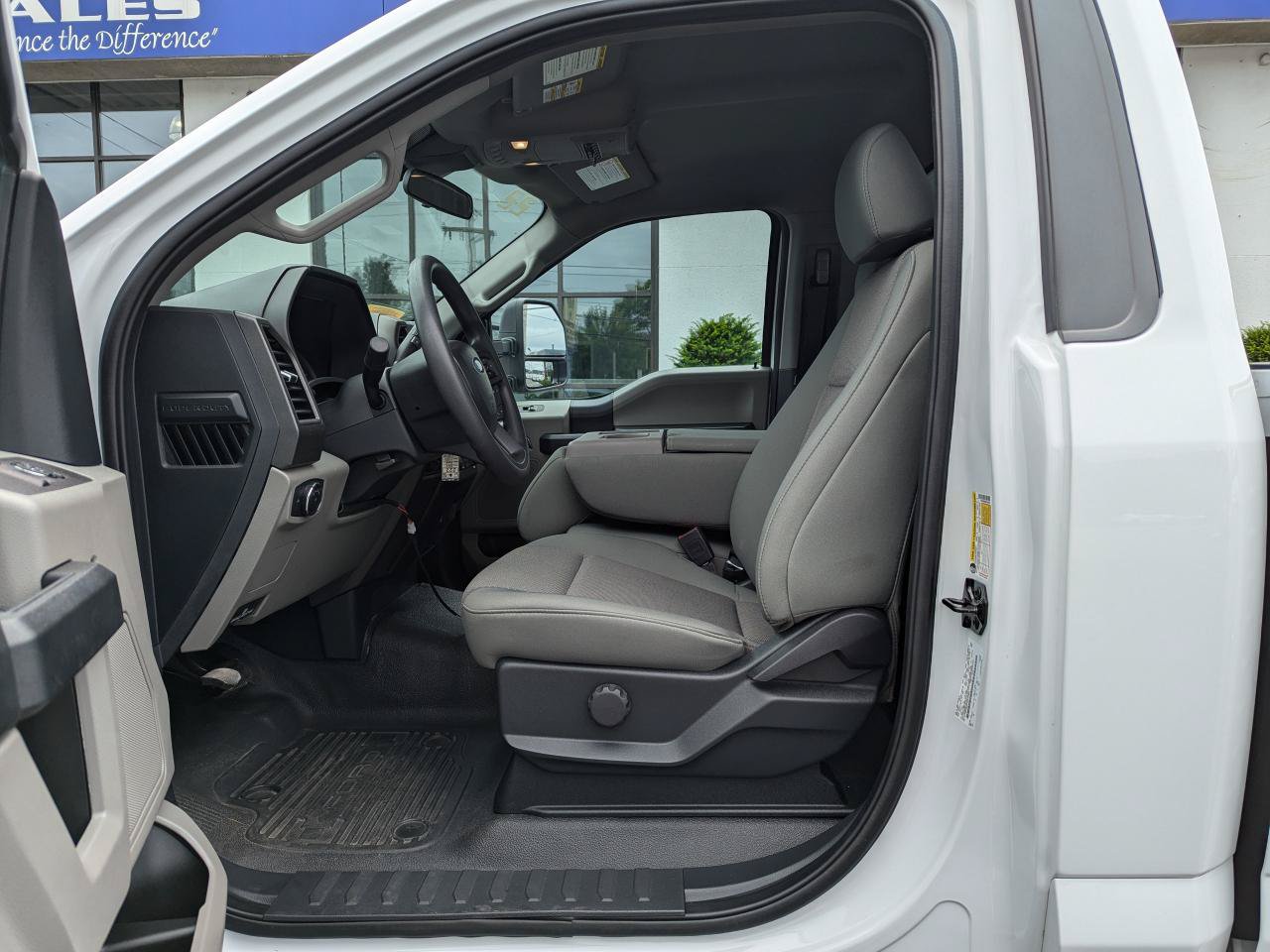 Used 2022 Ford F250 XL w/ Power Equipment Group AWD/4WD image 11