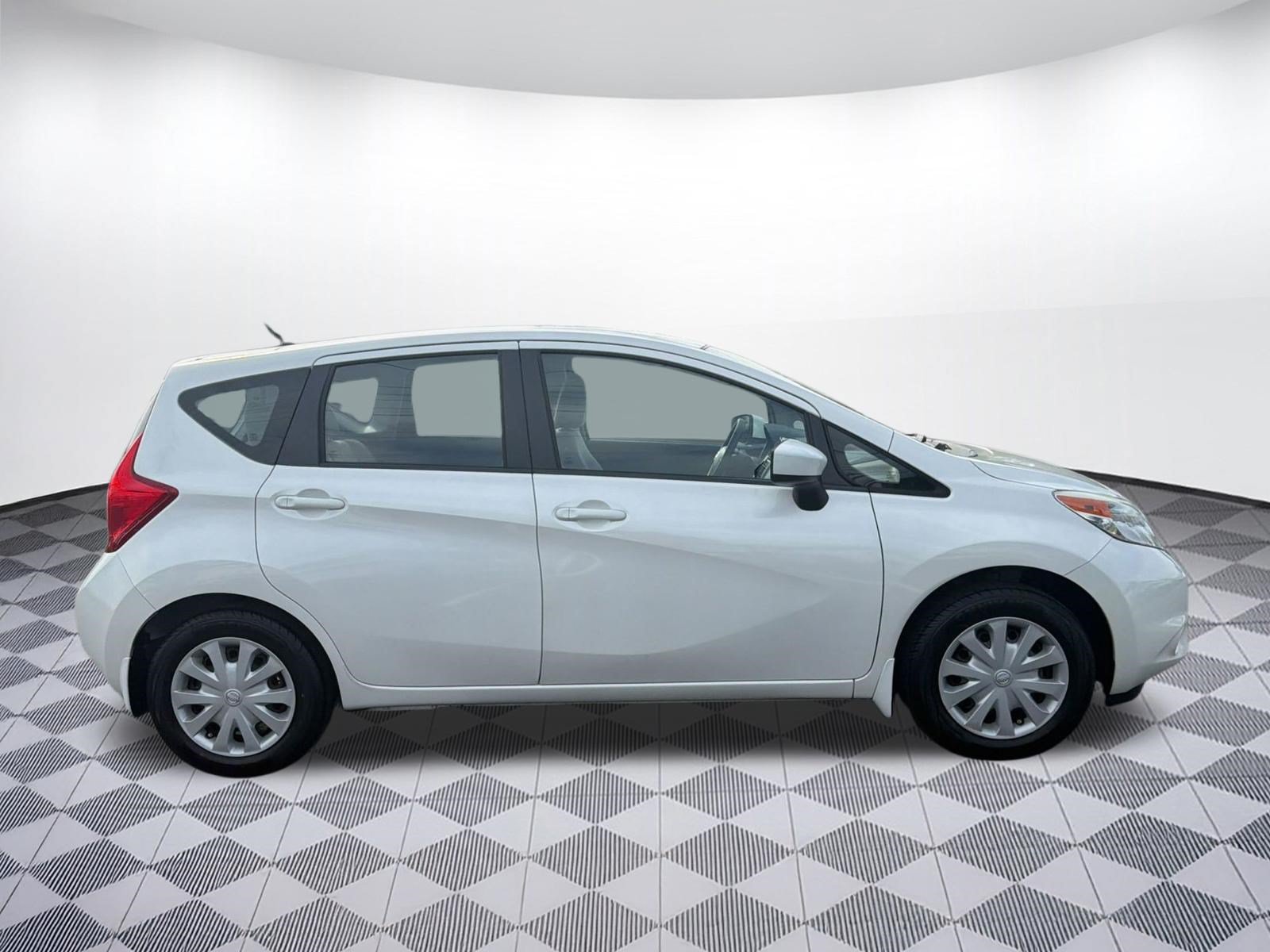 Used 2015 Nissan Versa Note SV FWD image 8