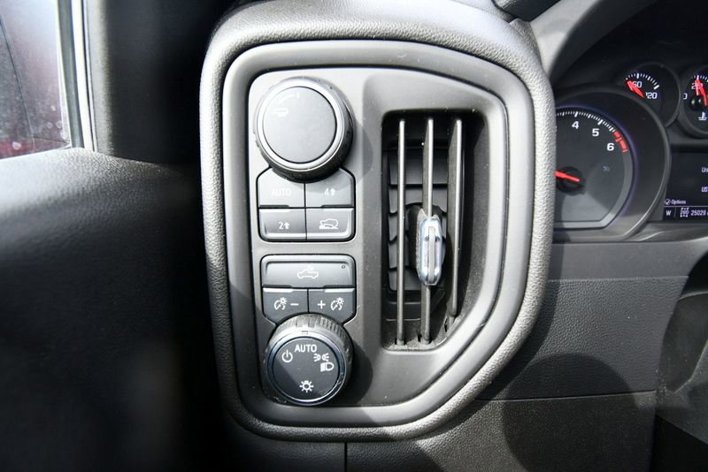 Used 2022 Chevrolet Silverado 1500 Custom AWD/4WD image 19