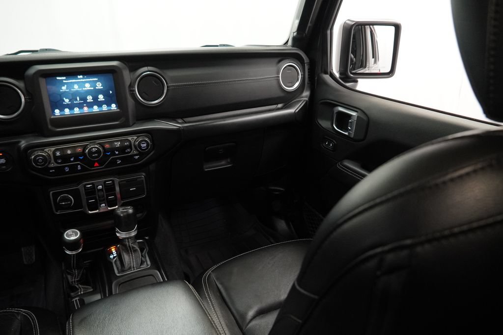 Used 2020 Jeep Wrangler Unlimited Sahara w/ Cold Weather Group AWD/4WD image 16