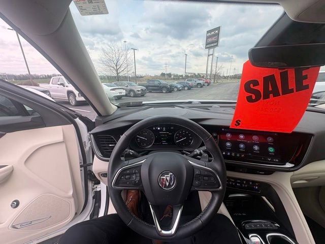 Certified 2021 Buick Envision Avenir w/ Technology Package II image 9