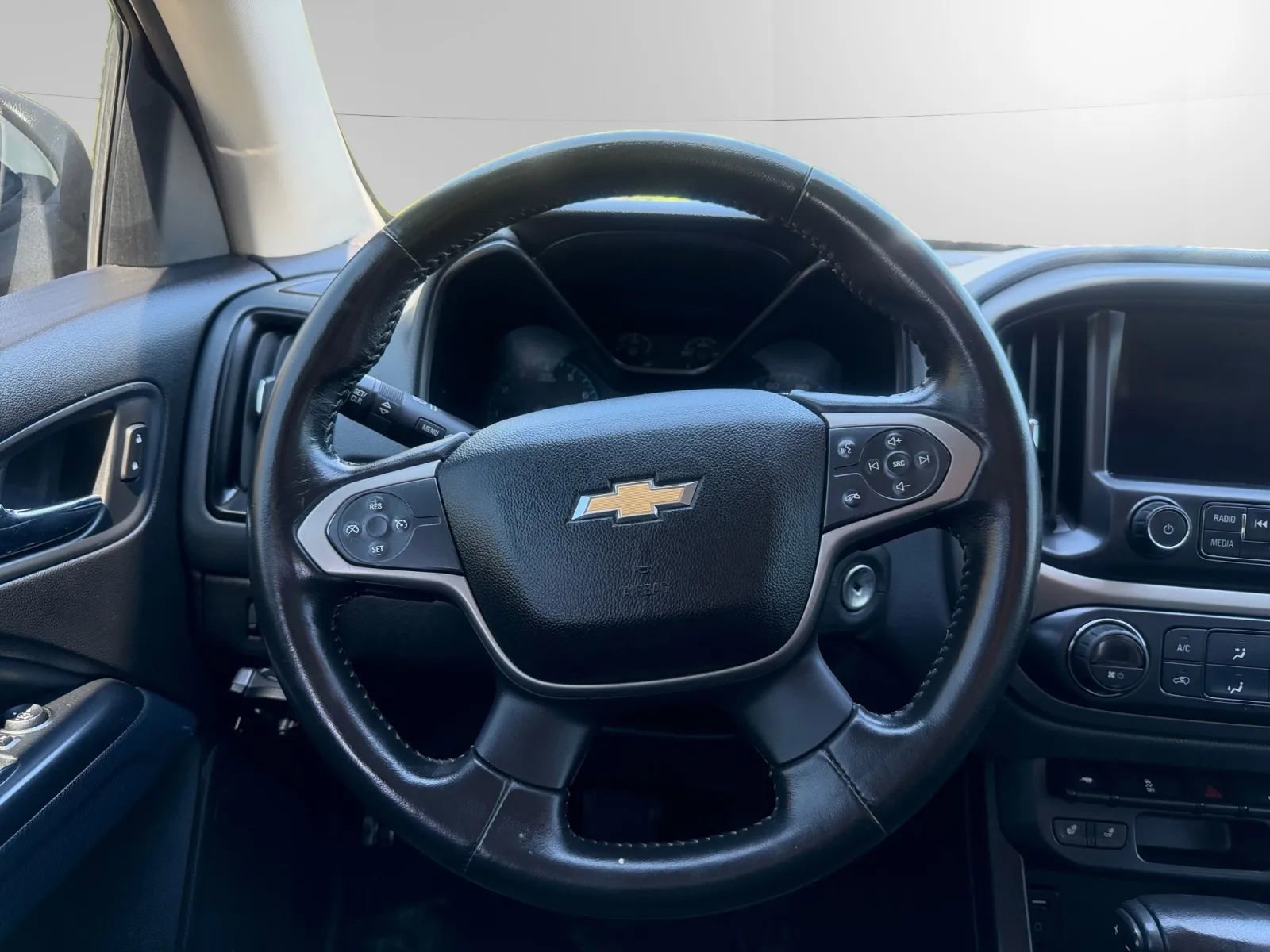 Used 2015 Chevrolet Colorado Z71 RWD image 13