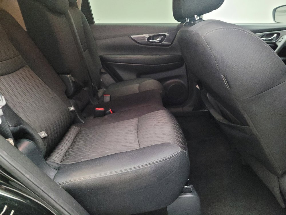 Used 2018 Nissan Rogue SV image 19