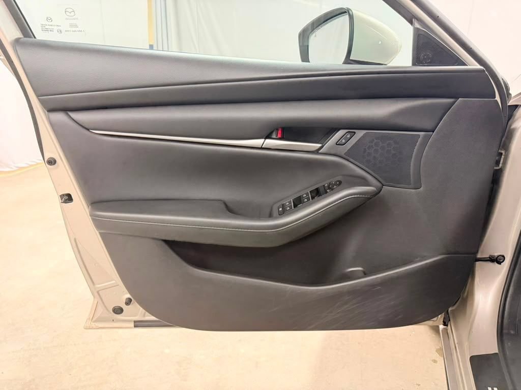 Used 2022 MAZDA MAZDA3 s FWD image 23