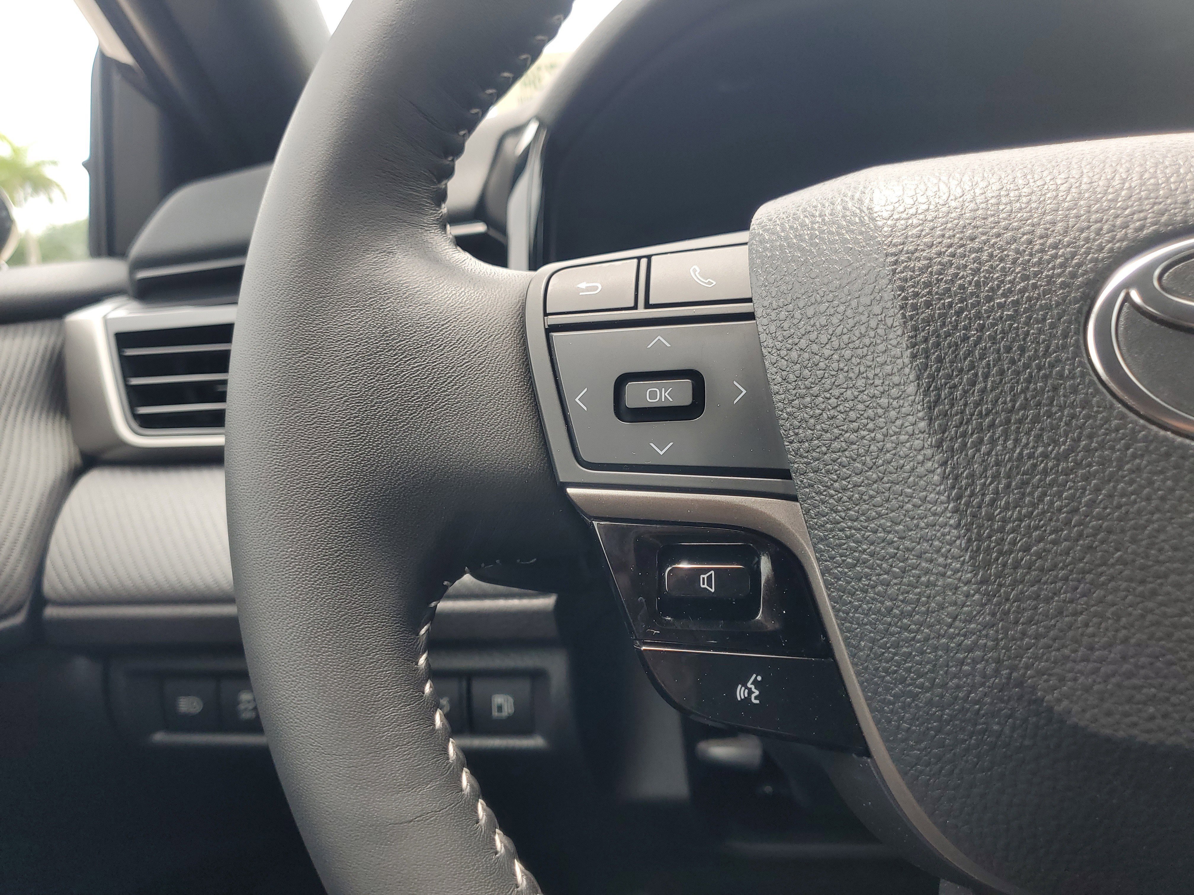 Certified 2025 Toyota Camry SE FWD image 20