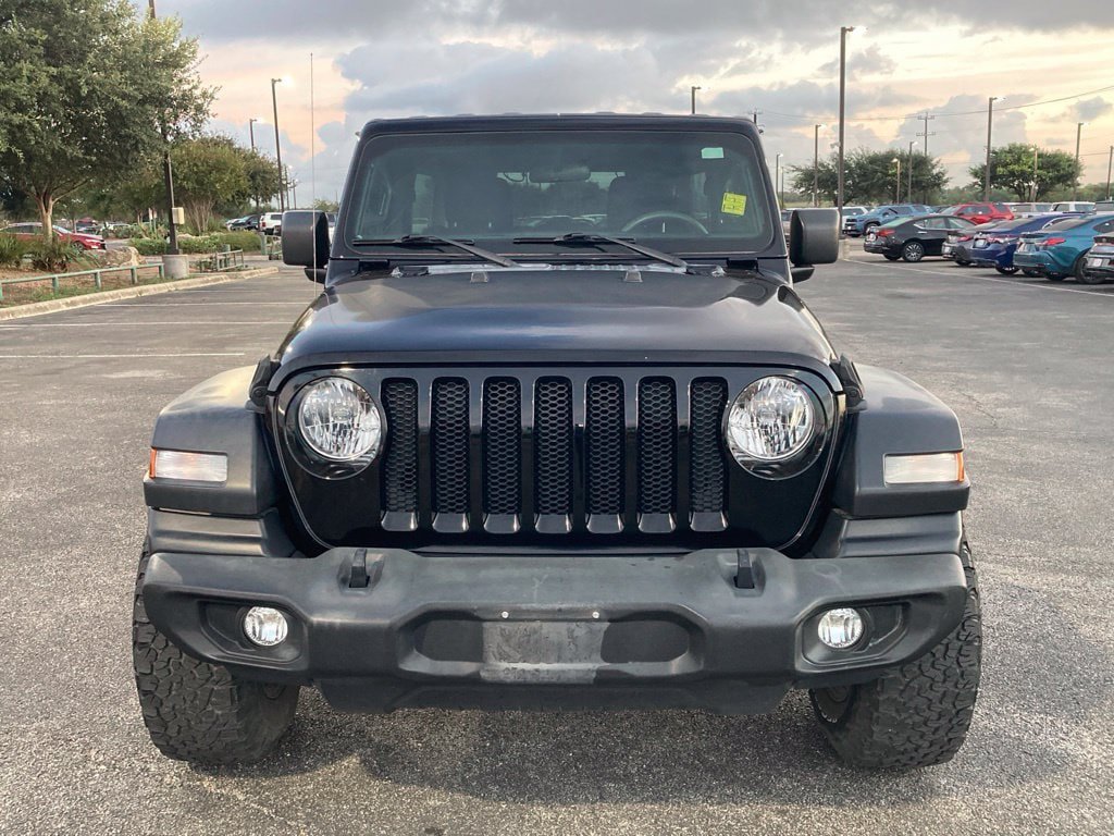 Used 2018 Jeep Wrangler Unlimited Sport AWD/4WD image 2