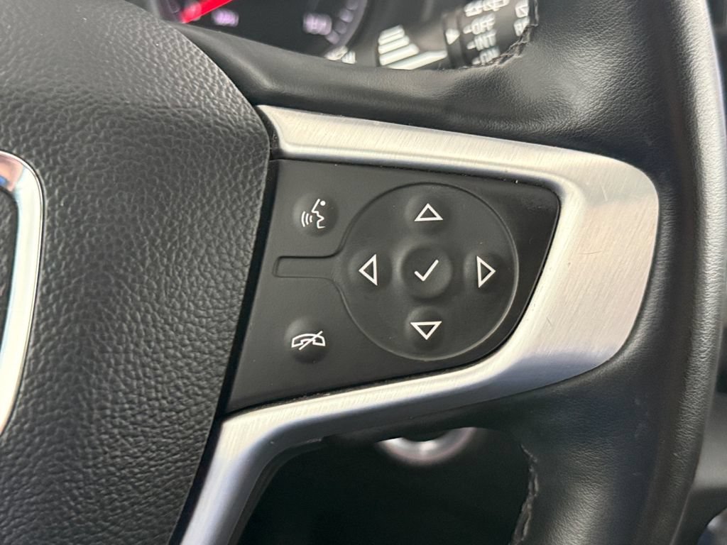 Used 2024 GMC Terrain SLT AWD/4WD image 16