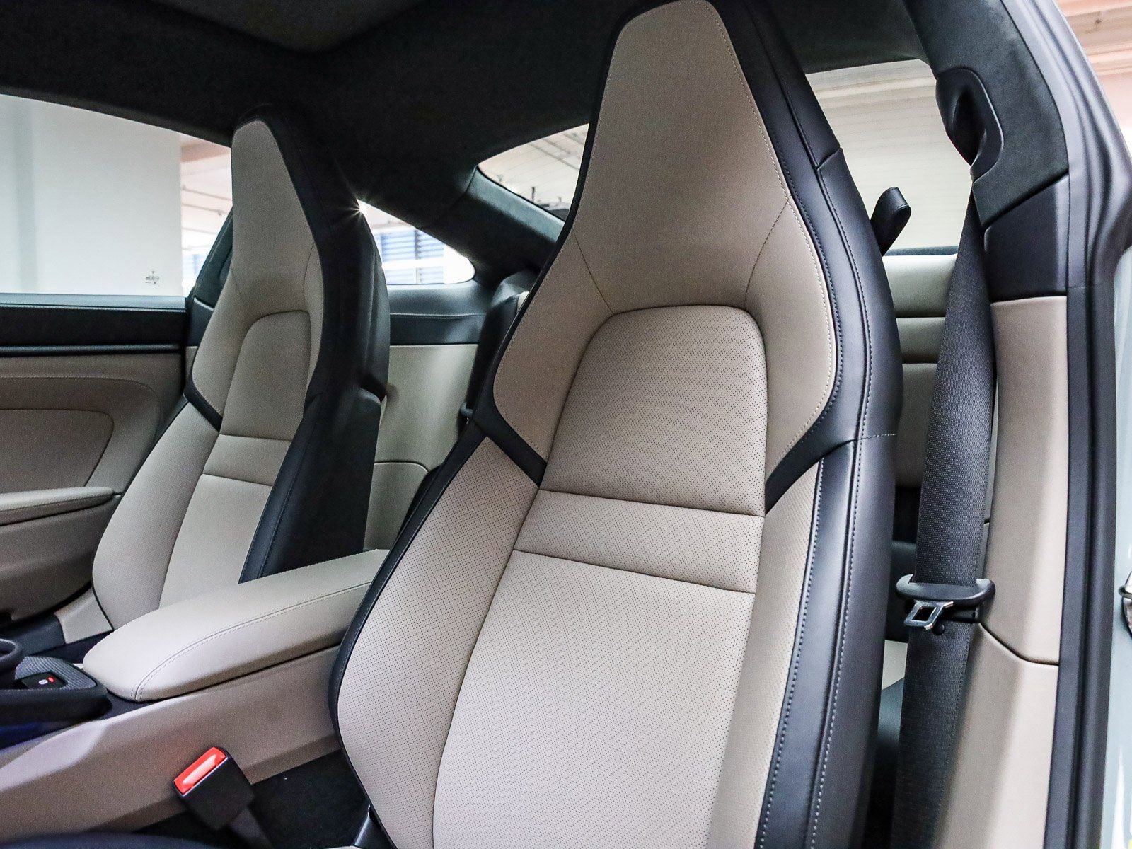 Used 2025 Porsche 911 Carrera 4 GTS image 5