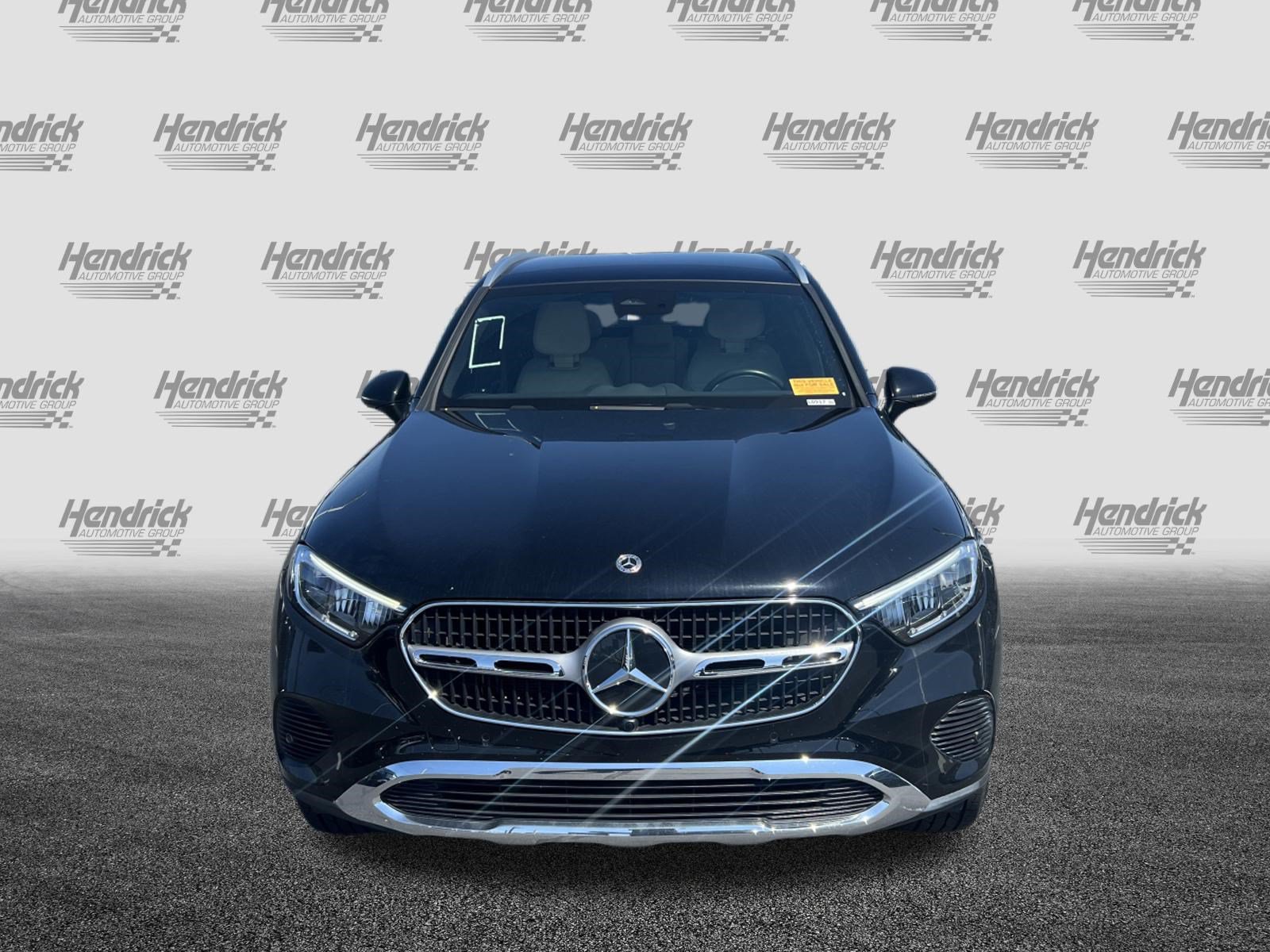 Used 2024 Mercedes-Benz GLC 300 4MATIC image 3