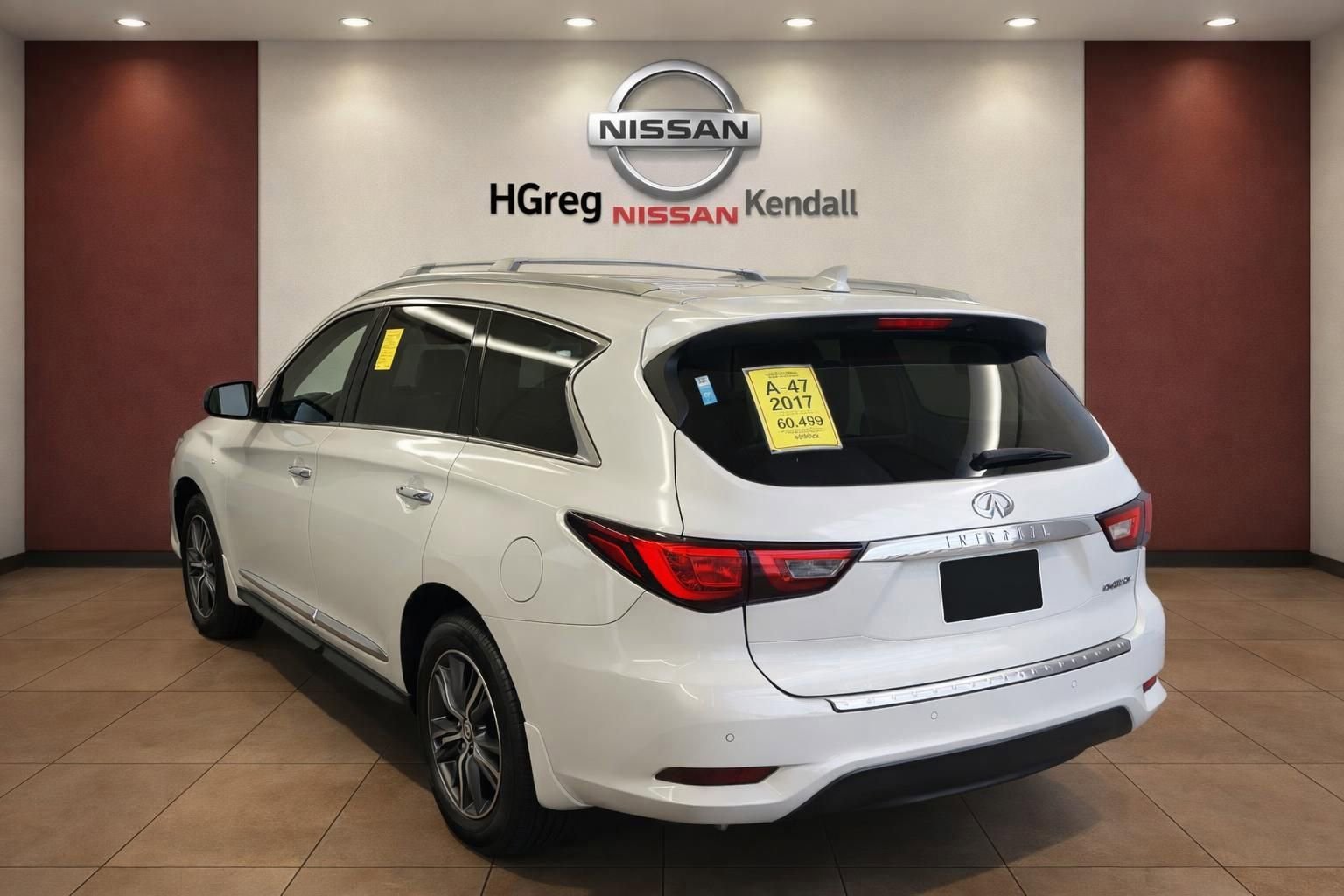 Used 2017 INFINITI QX60 Luxe w/ Premium Plus Package AWD/4WD image 2