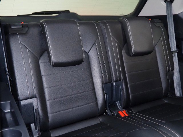 Used 2025 Volkswagen Atlas SEL AWD/4WD image 16