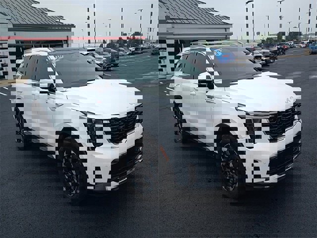 Used 2024 Kia Sorento S w/ Panoramic Sunroof Package