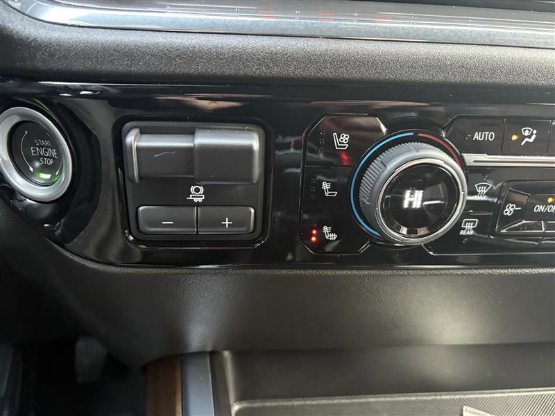Used 2024 Chevrolet Silverado 1500 High Country w/ Technology Package image 29