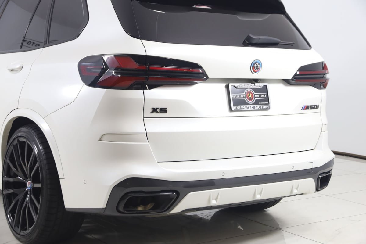 Used 2022 BMW X5 M50i w/ Executive Package AWD/4WD image 28