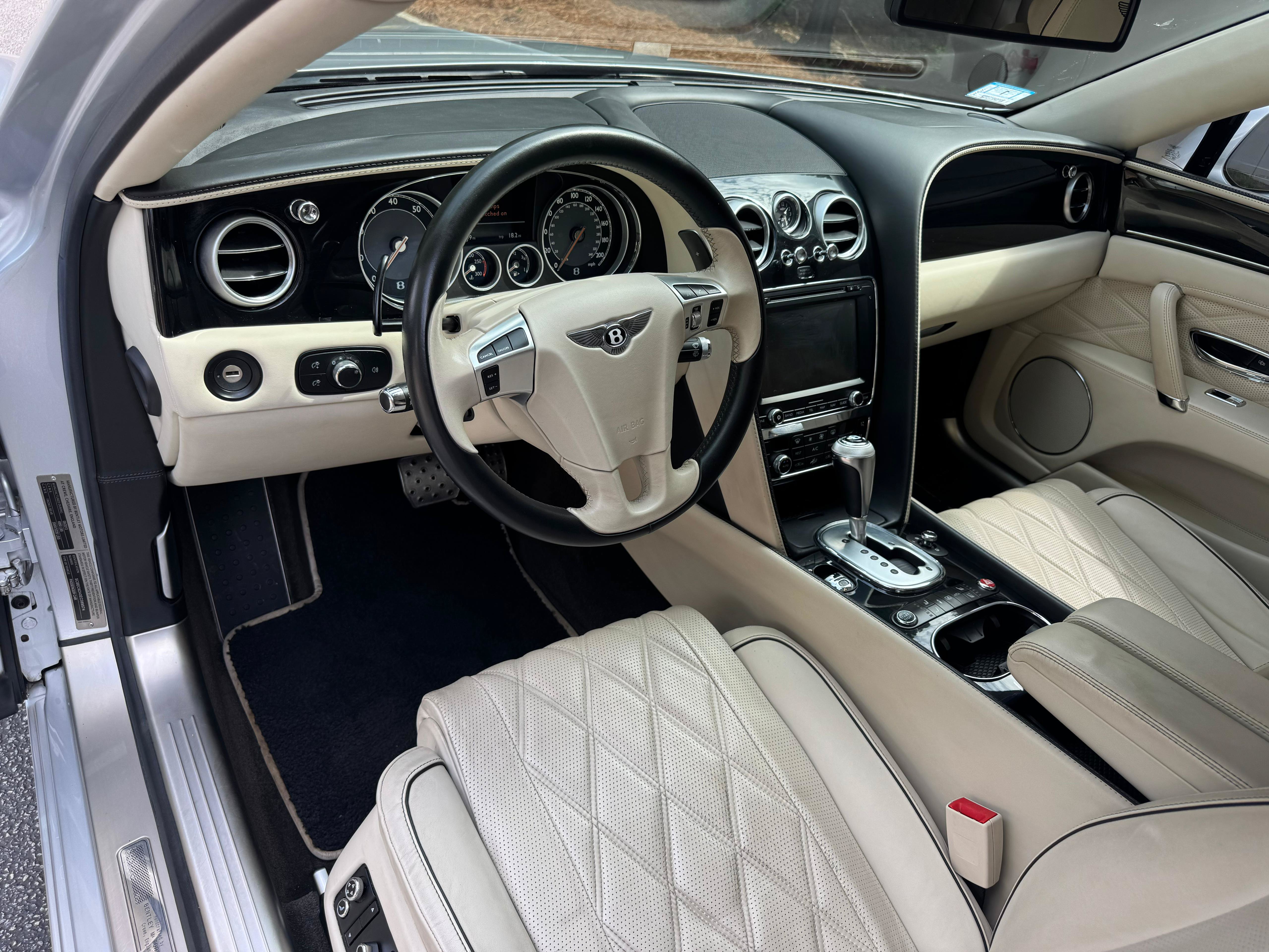Used 2014 Bentley Flying Spur W12 image 25