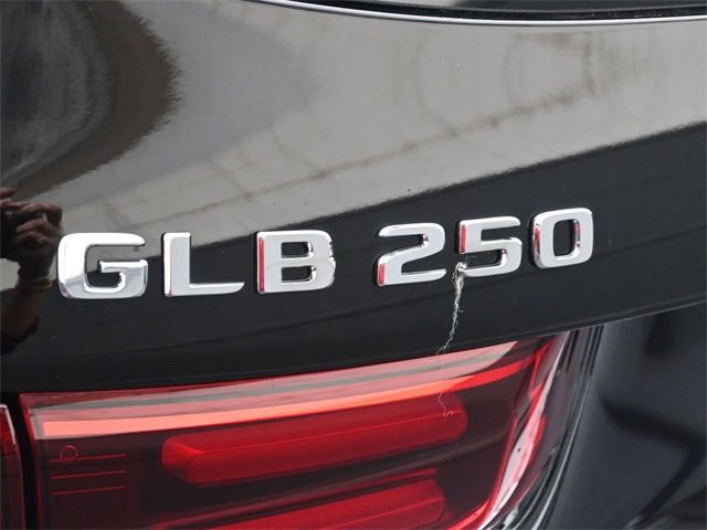 New 2025 Mercedes-Benz GLB 250 image 12