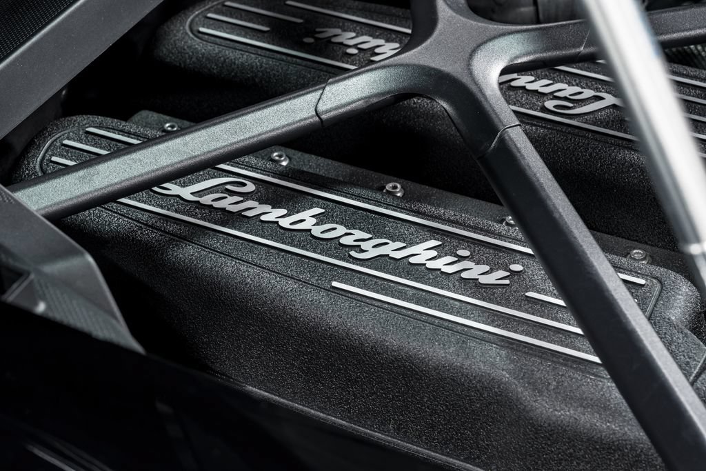 Used 2020 Lamborghini Huracan EVO RWD image 54