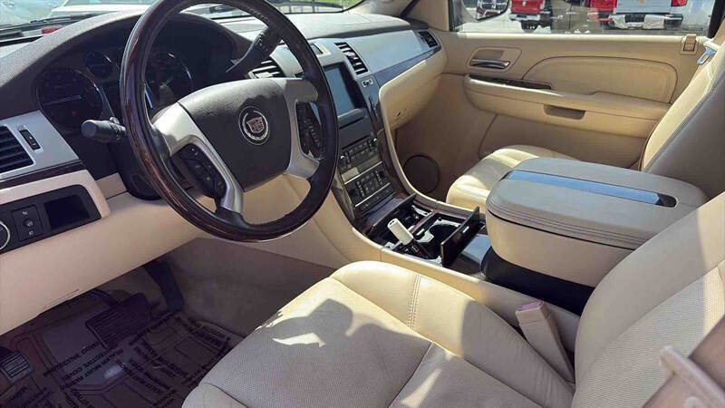 Used 2007 Cadillac Escalade EXT w/ Information Package AWD/4WD image 16