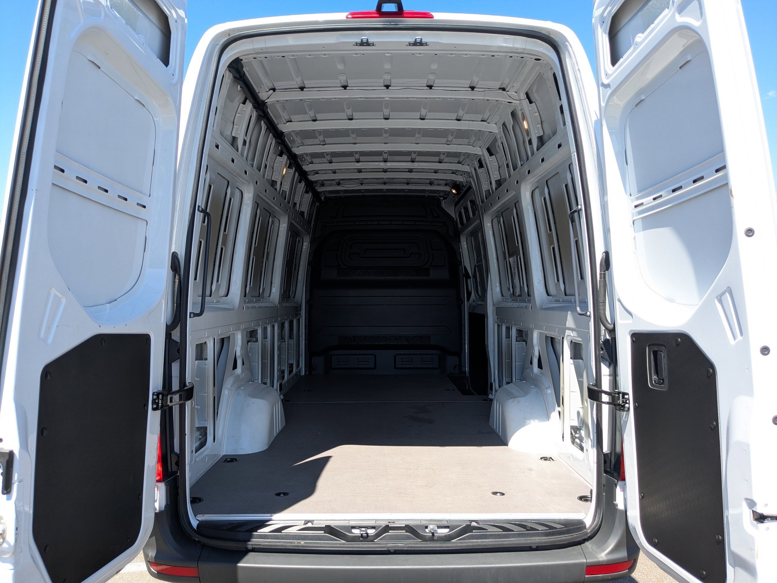 Used 2025 Mercedes-Benz Sprinter 2500 image 12