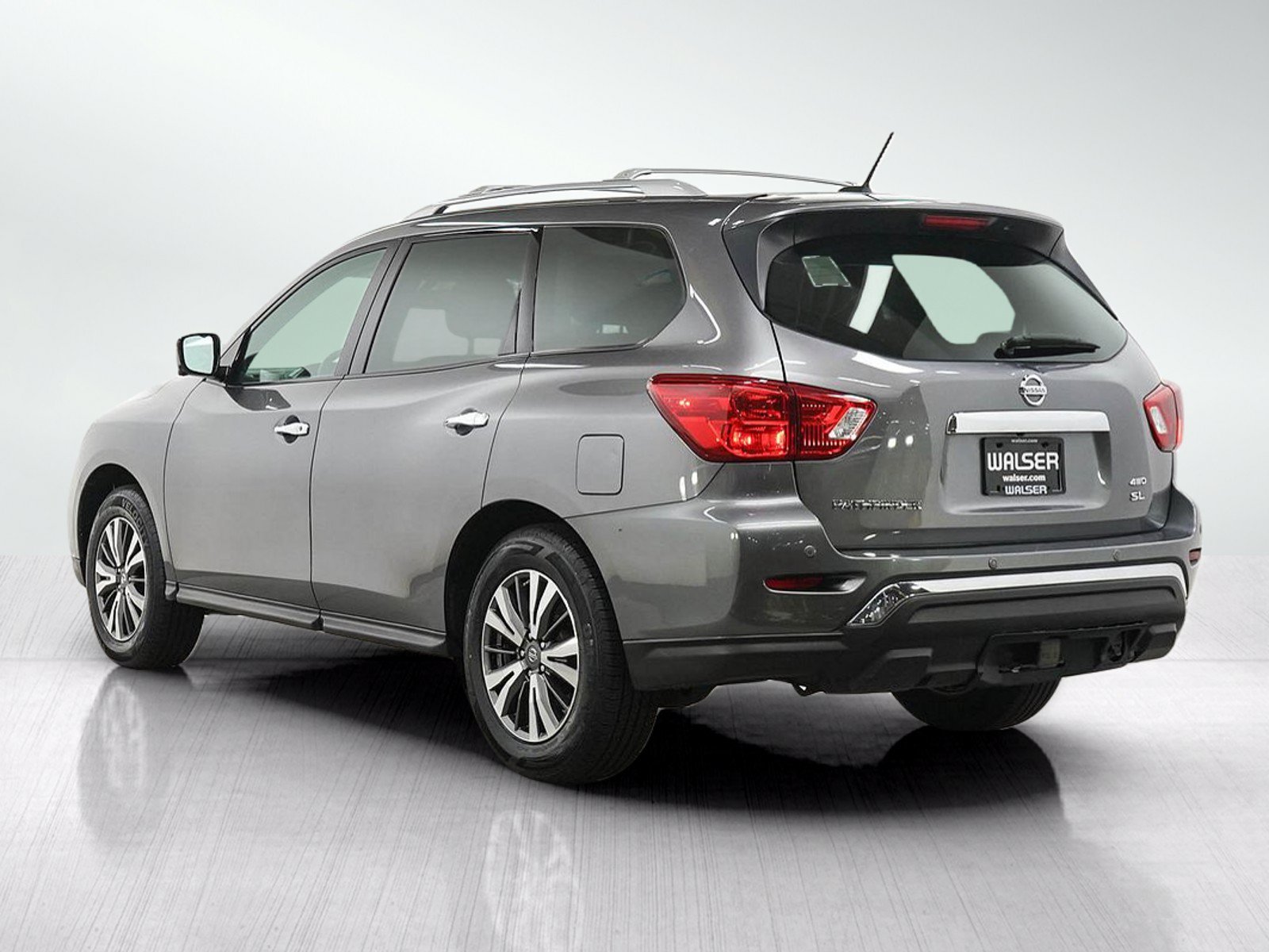 Used 2017 Nissan Pathfinder SL w/ SL Premium Package AWD/4WD image 3