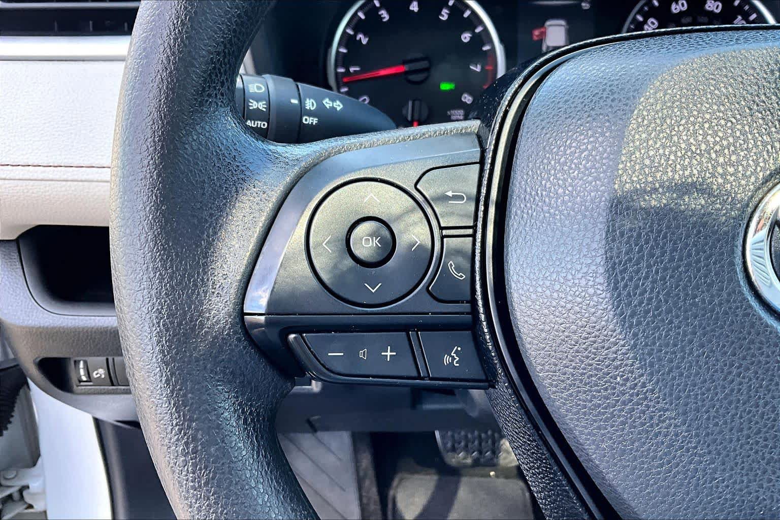 Certified 2019 Toyota RAV4 XLE w/ Convenience Package AWD/4WD image 23