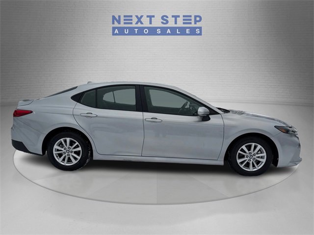Used 2025 Toyota Camry XSE image 9