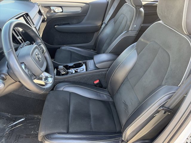 Used 2022 Volvo XC40 T5 R-Design w/ Advanced Package AWD/4WD image 20