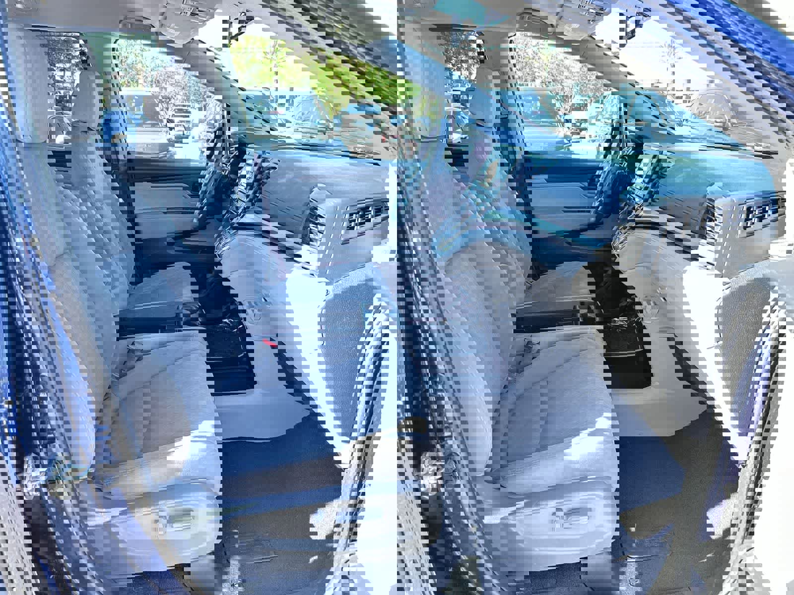 Used 2018 Honda Odyssey LX image 17