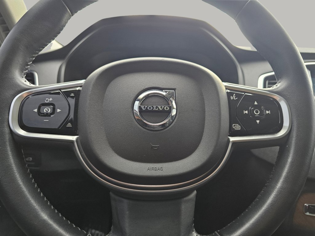 Used 2017 Volvo XC90 T6 Inscription w/ Vision Package image 3