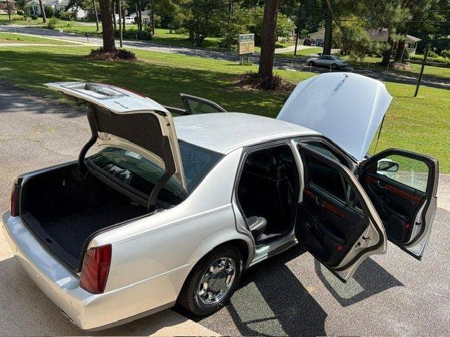 Used 2000 Cadillac De Ville w/ Comfort/Convenience Pkg FWD image 17