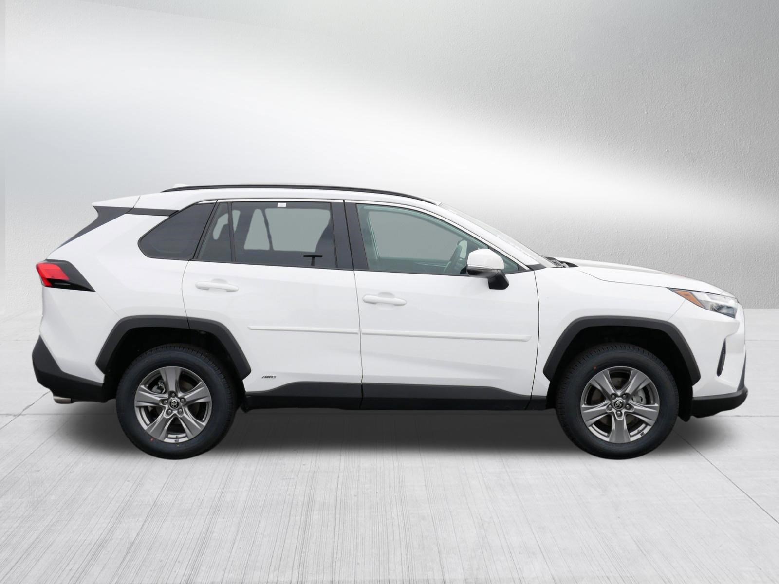 Certified 2024 Toyota RAV4 LE AWD/4WD image 8