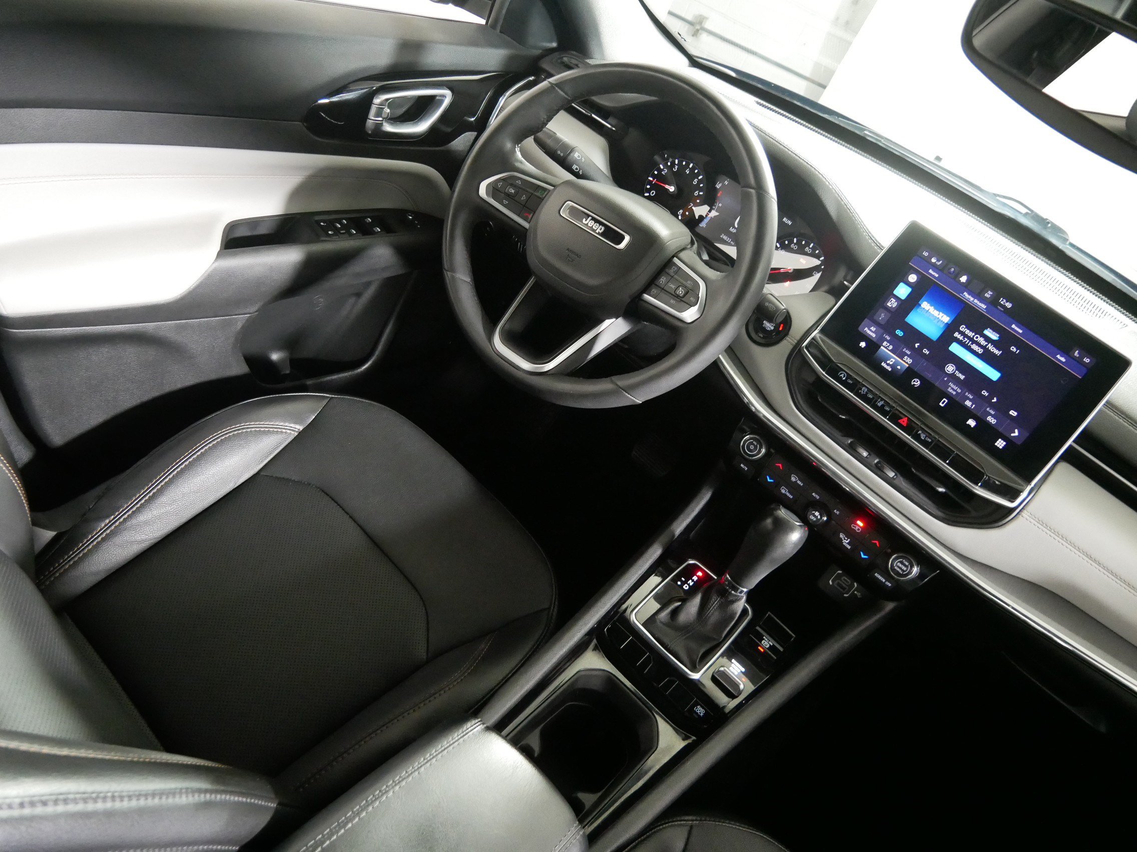 Used 2023 Jeep Compass Limited AWD/4WD image 9
