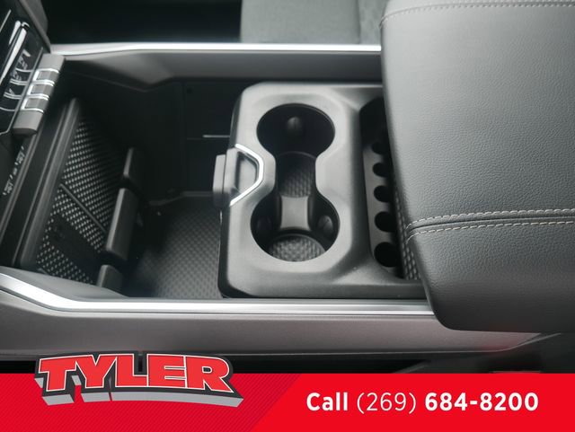 New 2026 RAM 1500 4x4 Crew Cab image 39