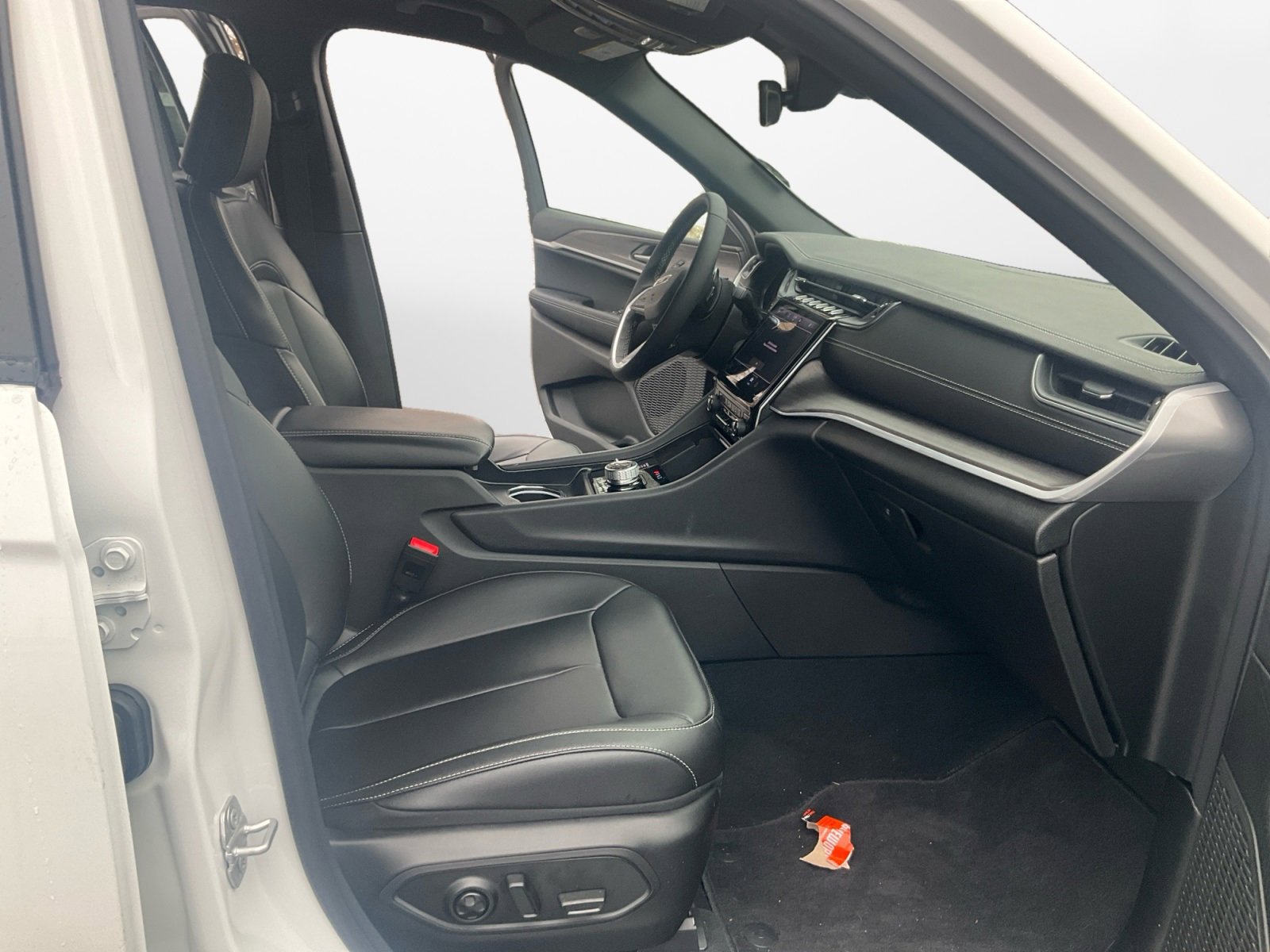 Used 2025 Jeep Grand Cherokee Limited image 15