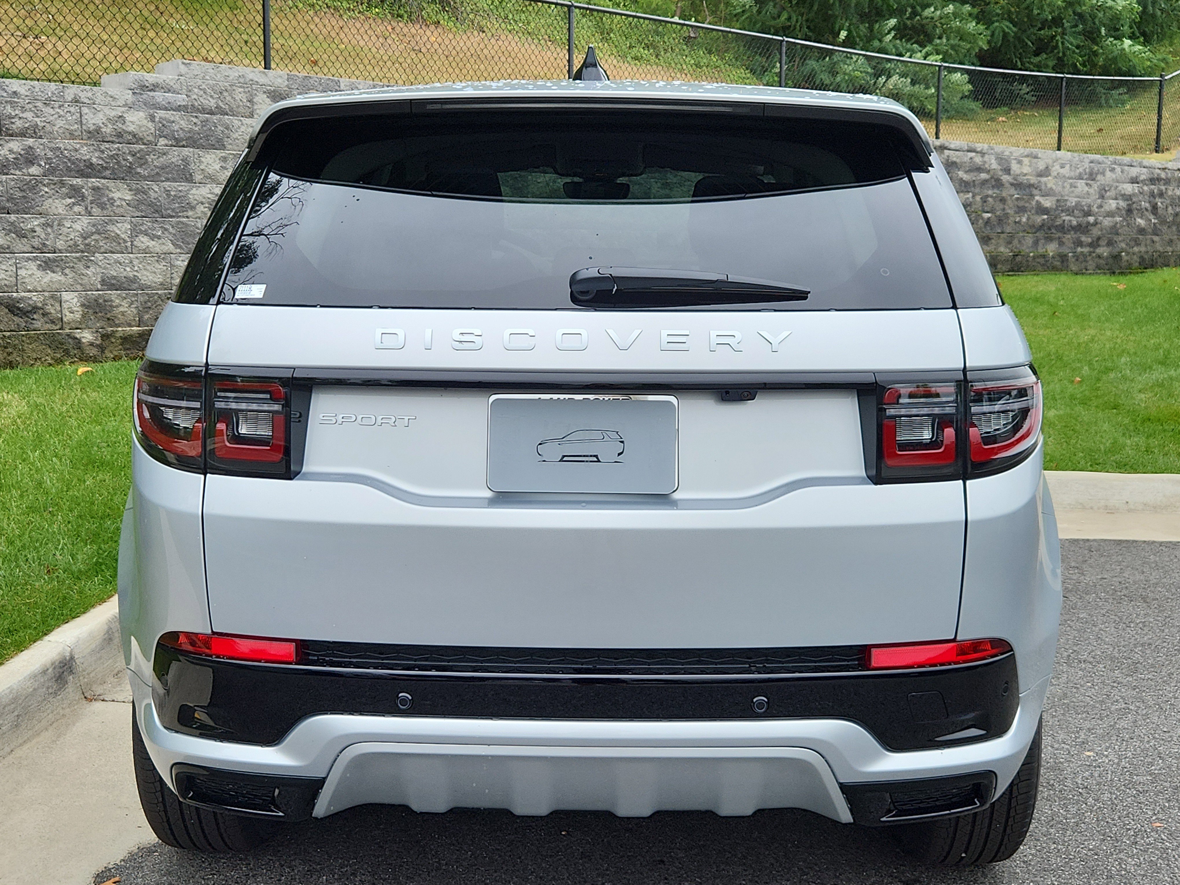 Used 2025 Land Rover Discovery Sport S image 7