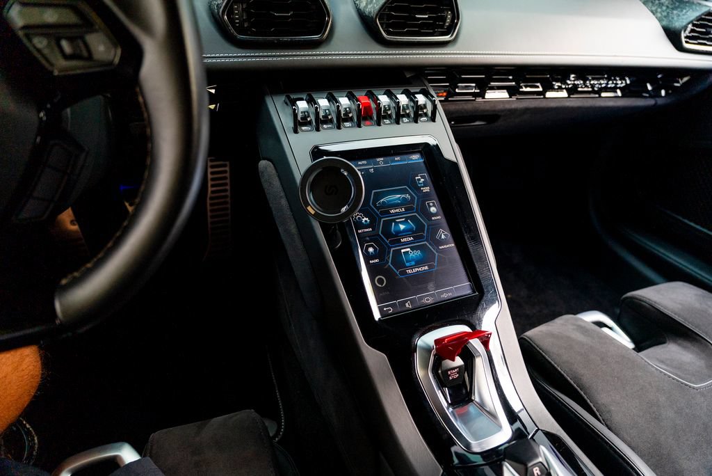 Used 2021 Lamborghini Huracan EVO RWD image 49