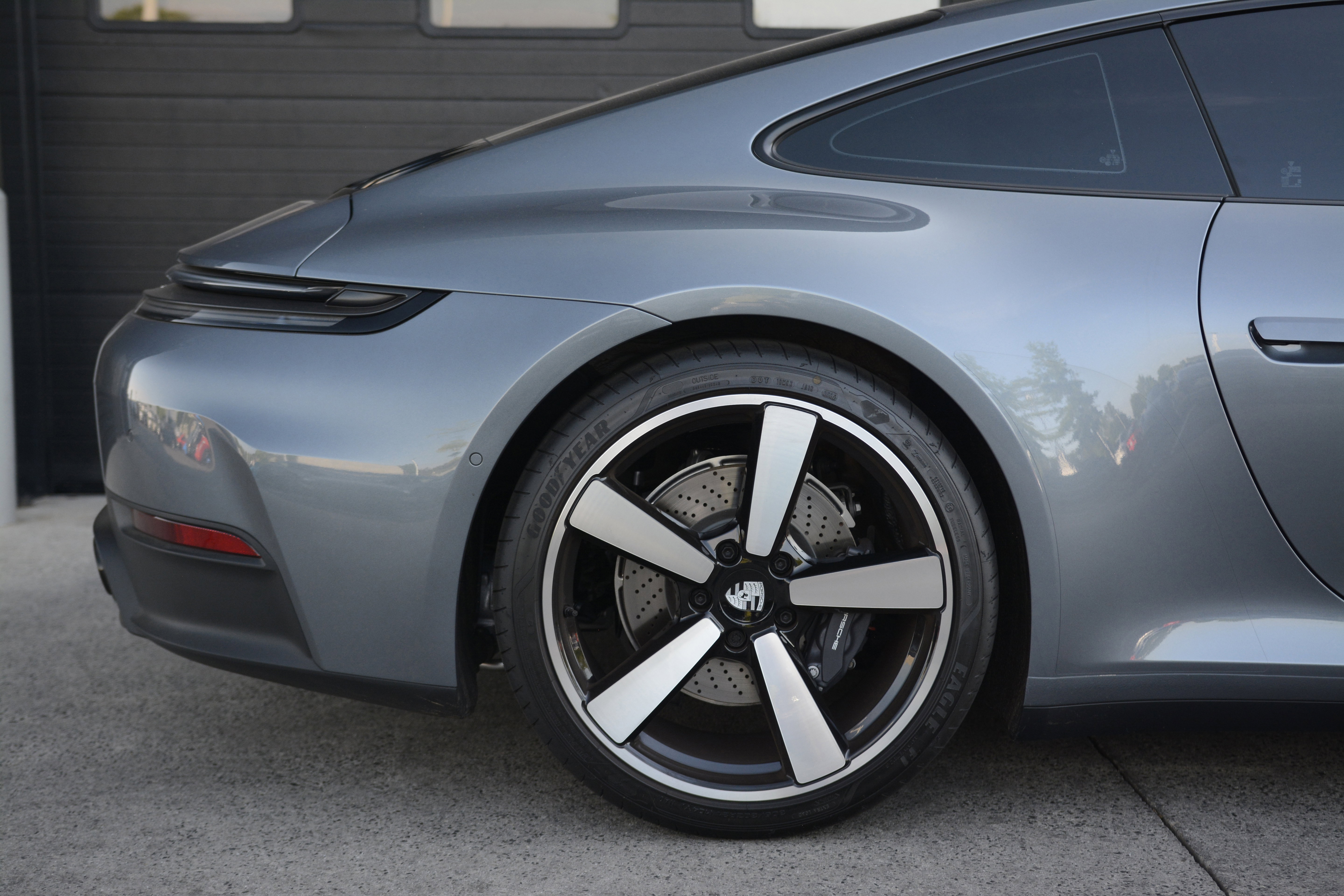 Certified 2026 Porsche 911 Carrera RWD image 32