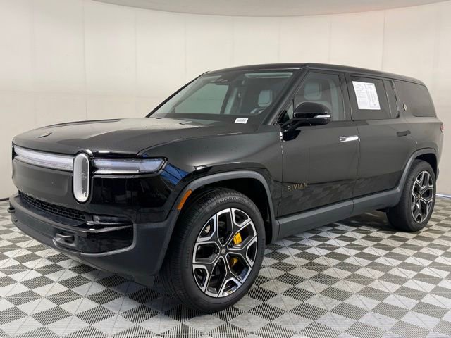 Used 2025 Rivian R1S Premium AWD/4WD image 2