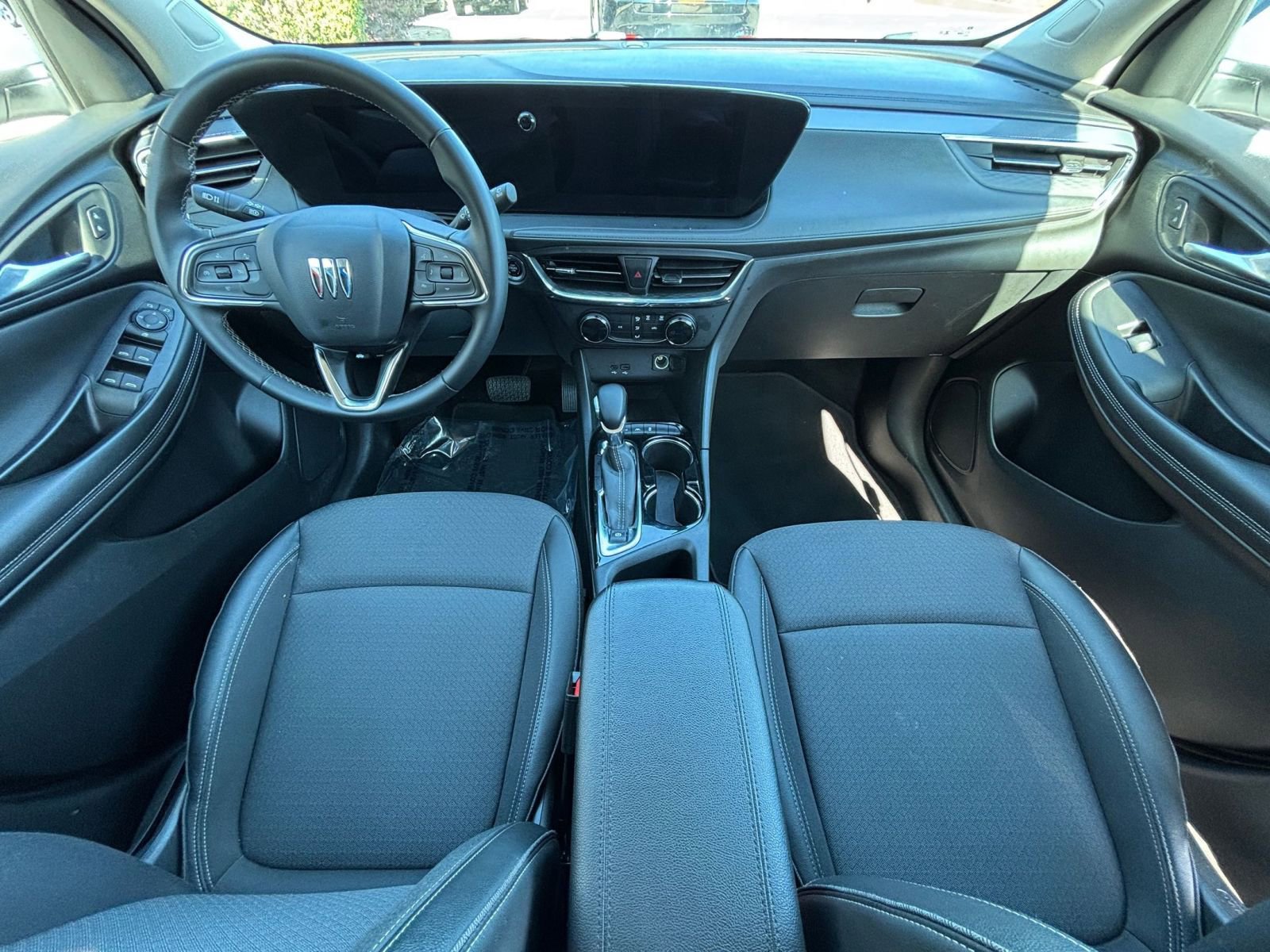 Used 2025 Buick Encore GX Preferred AWD/4WD image 38