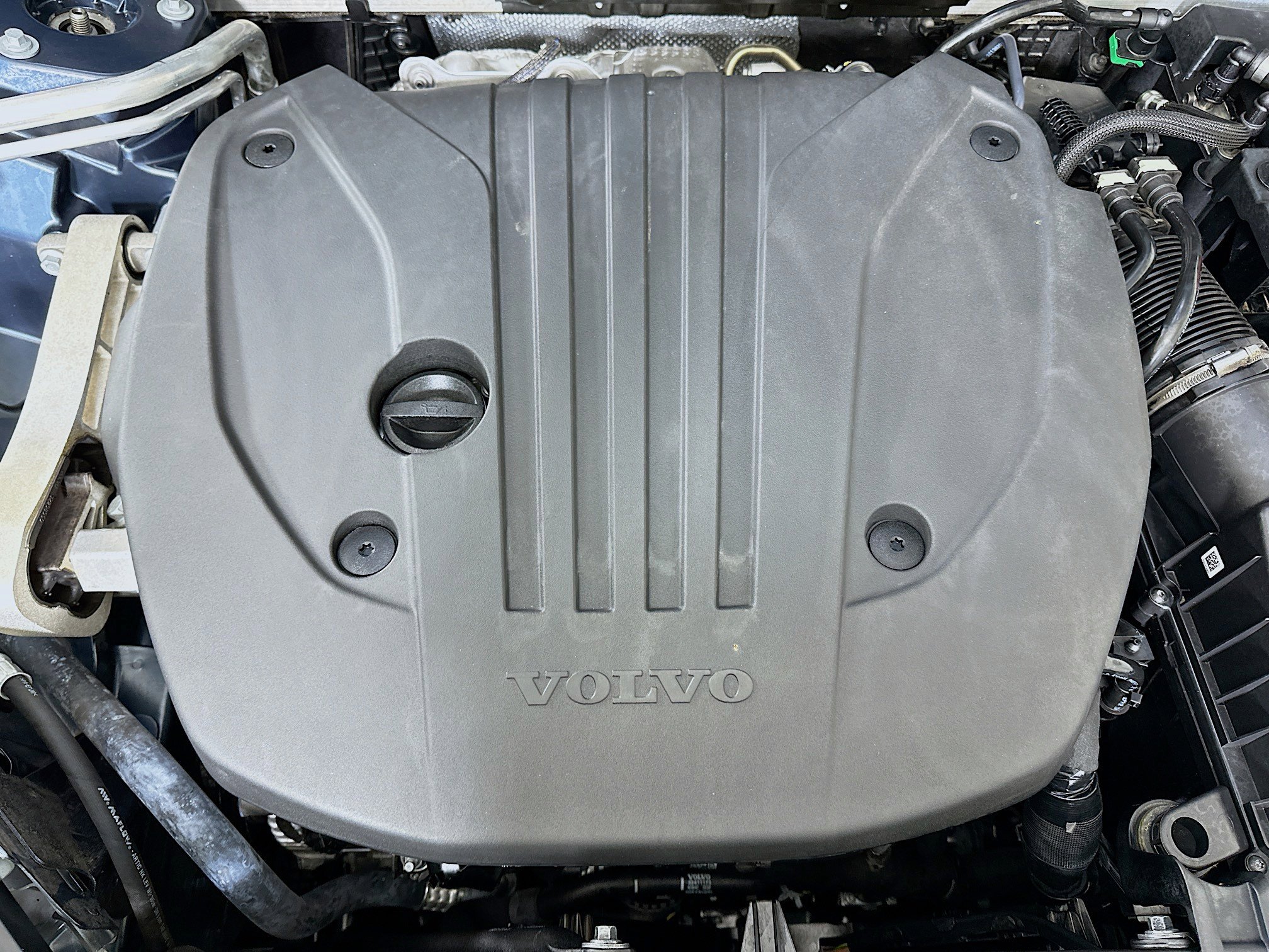 Used 2025 Volvo XC60 B5 Core image 35