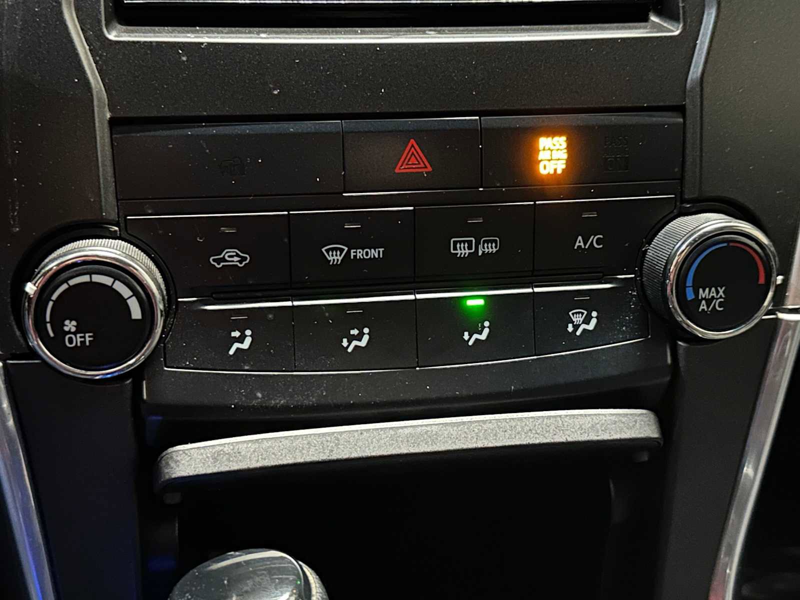 Used 2015 Toyota Camry LE image 15