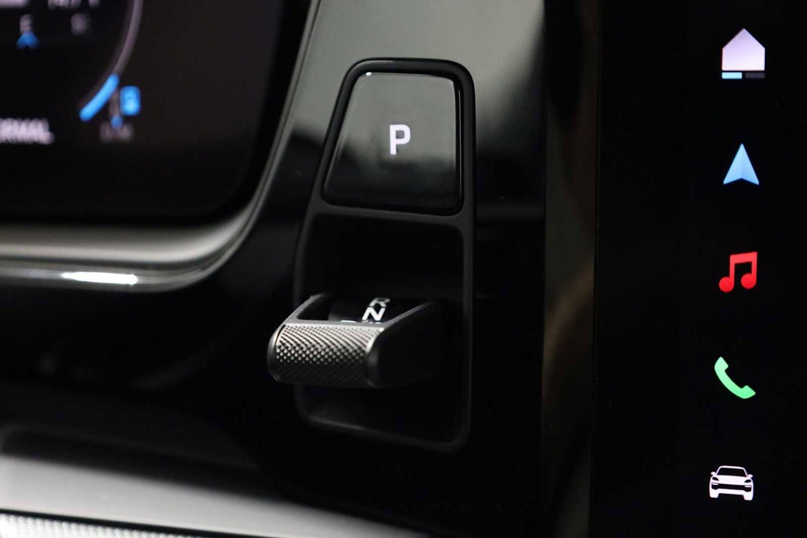 New 2025 Porsche Cayenne Coupe image 31