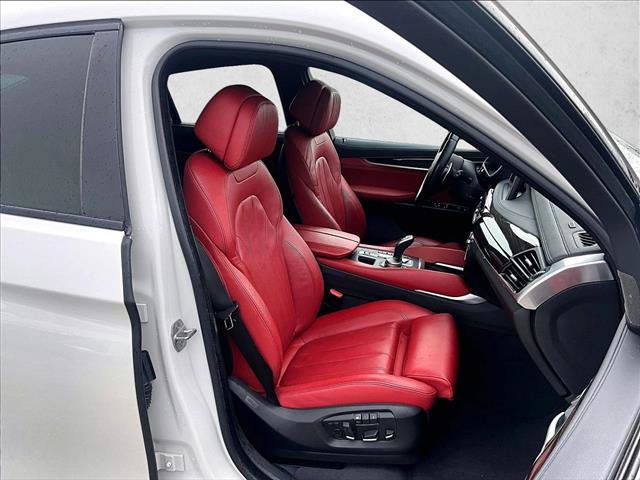 Used 2019 BMW X6 xDrive50i w/ M Sport Package AWD/4WD image 9