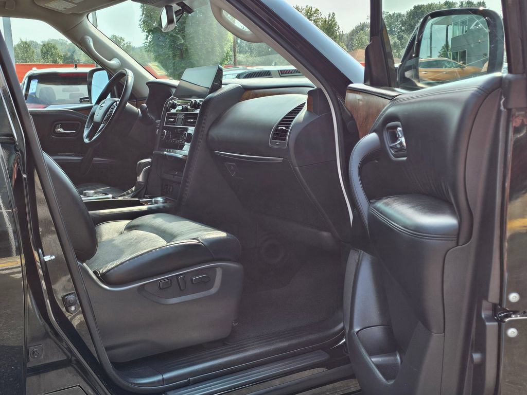 Used 2024 Nissan Armada SL w/ Captain's Chairs Package AWD/4WD image 13