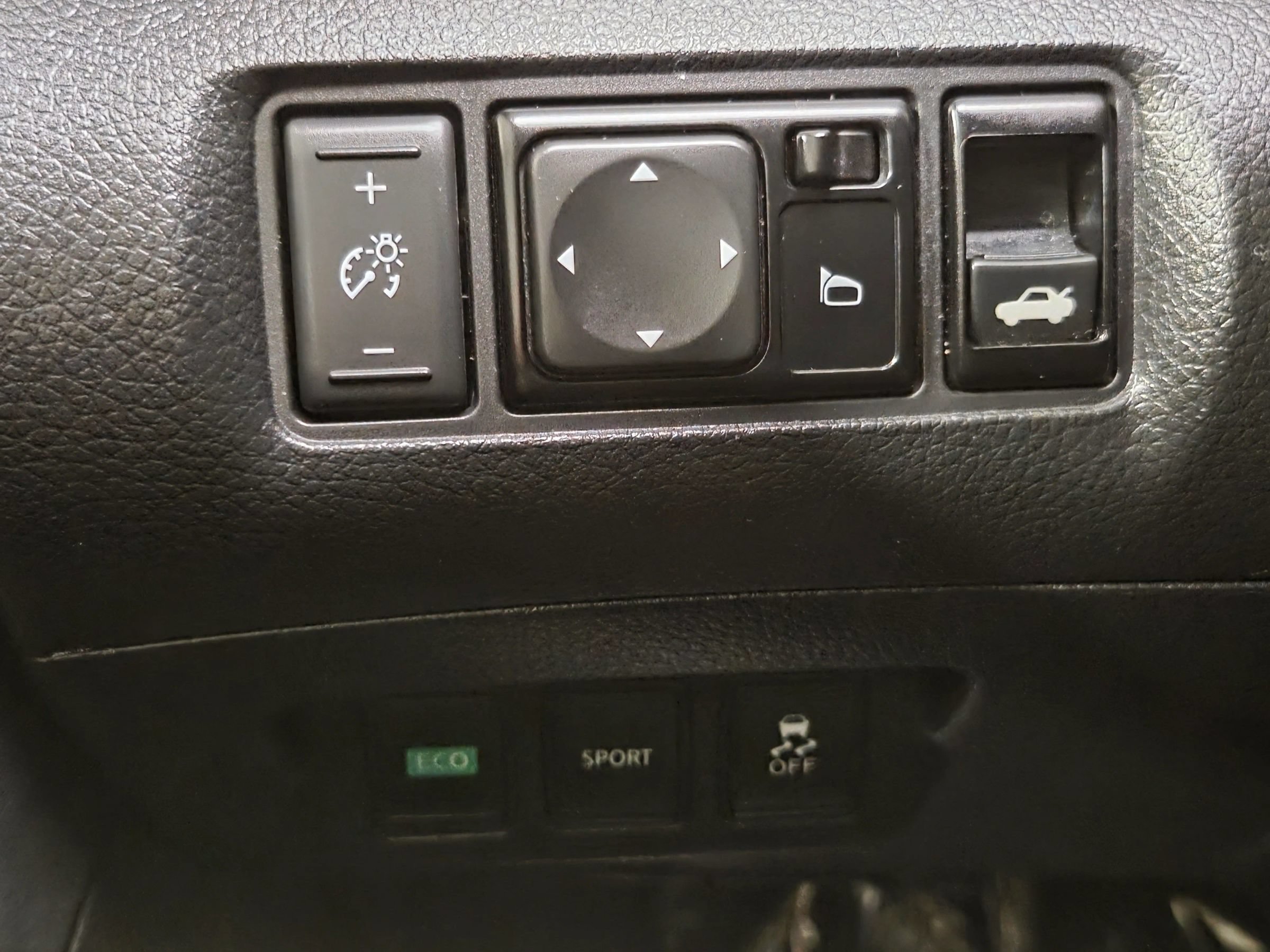 Used 2016 Nissan Sentra SL w/ Technology Package FWD image 24