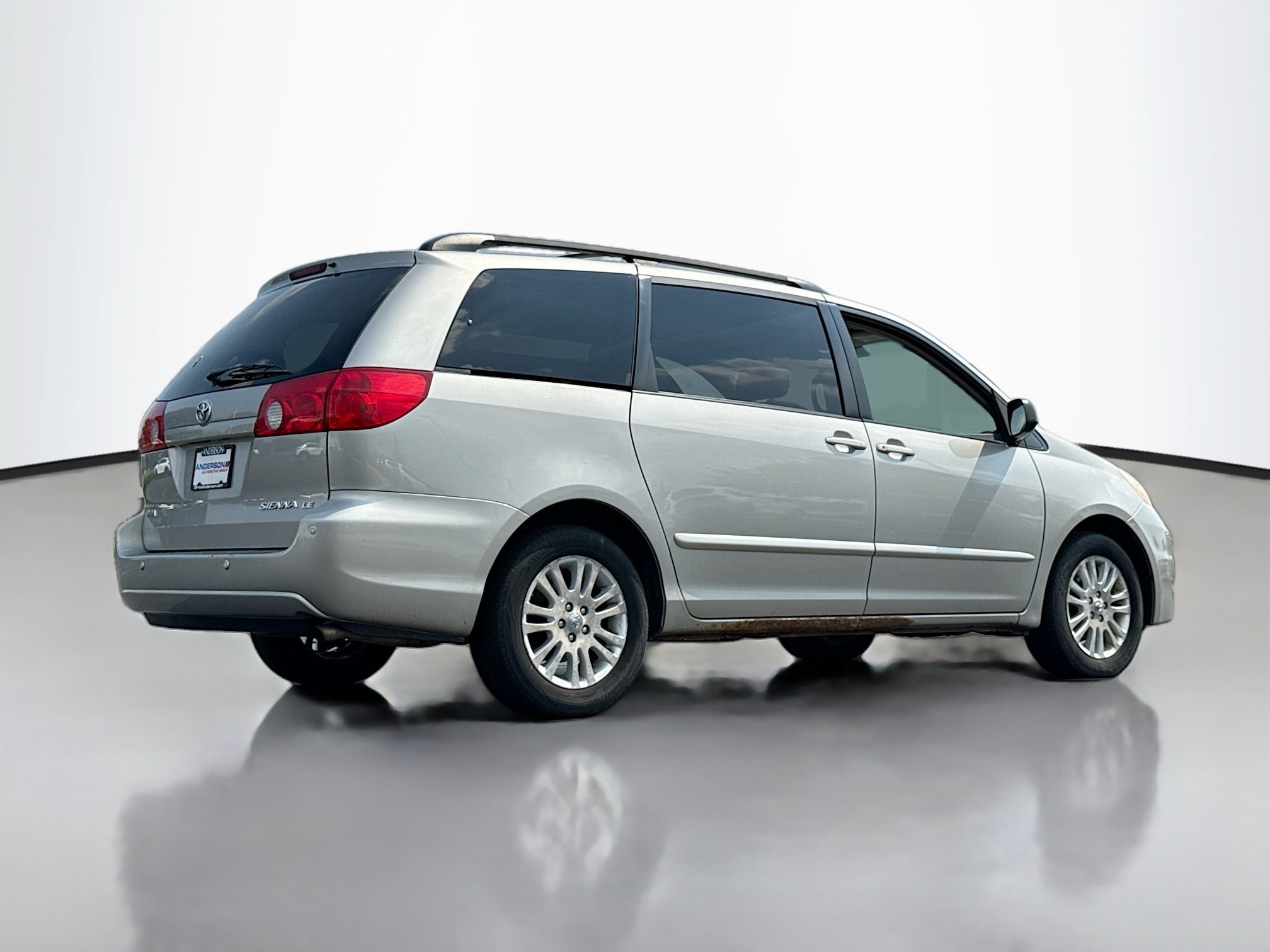 Used 2008 Toyota Sienna CE FWD image 2