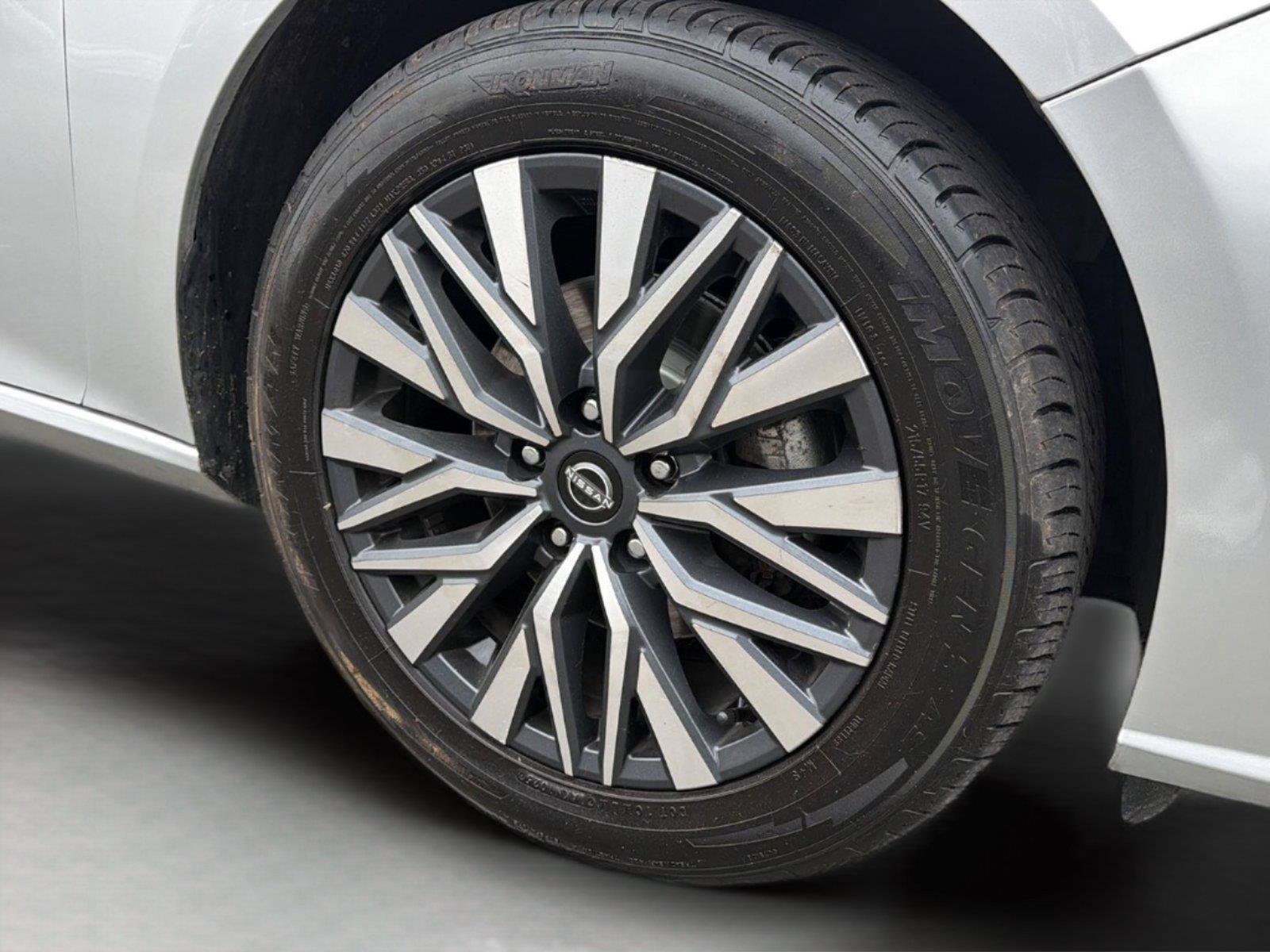 Used 2024 Nissan Altima 2.5 SV AWD/4WD image 34
